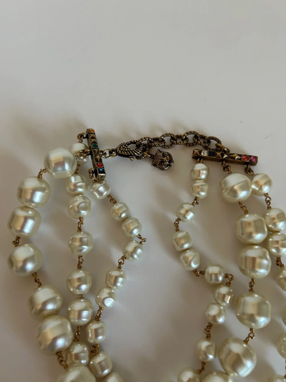 Gucci Pearl Necklace with Multicolor Crystal Double-G Logo Pendant - Picture 3 of 5